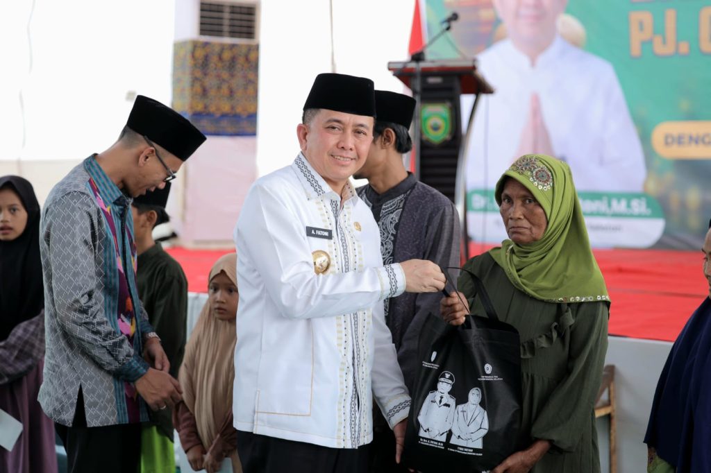 IMG-20240408-WA0033-1024x682 Hadiri Nuzulul Qur’an di OKU Timur, Pj Gubernur Agus Fatoni Bagikan Ratusan Paket Sembako