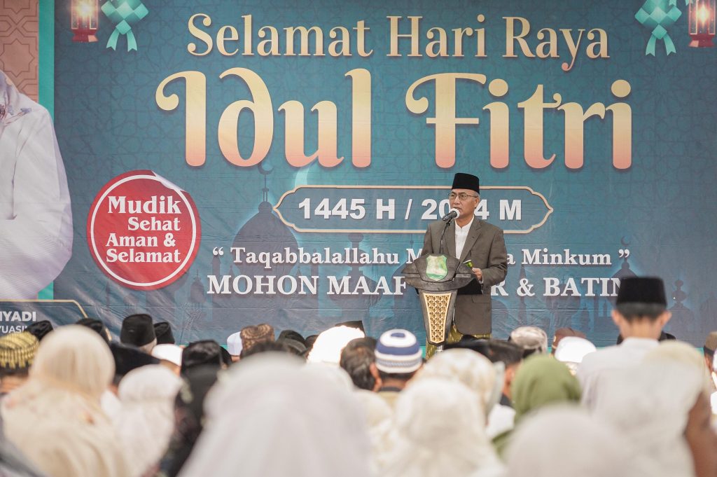 IMG-20240410-WA0086-1024x681 Bareng Keluarga dan Warga Muba, Pj Bupati Apriyadi Salat Id di Rumdin