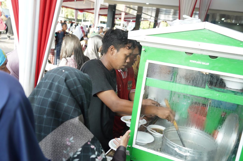 IMG-20240410-WA0110-1024x681 Gelar Halal Bihalal Terbuka untuk Warga Muba, Pj Bupati Apriyadi Siapkan Jajanan Gerobak UMKM