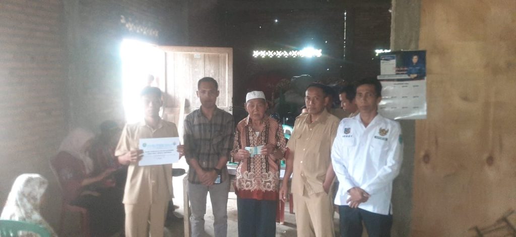 b1-4-1024x472 Desa Terap Mulya Bagikan BLT Dana Desa