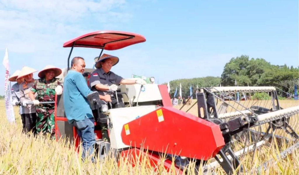 FB_IMG_1714907260660-1024x600 Tingkatkan Produktivitas, Pj. Bupati Dukung Percepatan Pembangunan PLTS Irigasi