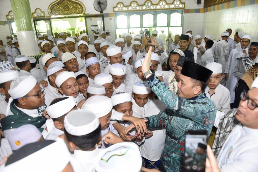 IMG-20240504-WA0025-1024x684 Pj Gubernur Agus Fatoni Beri Motivasi Ratusan Santri Ponpes Qodratullah Banyuasin
