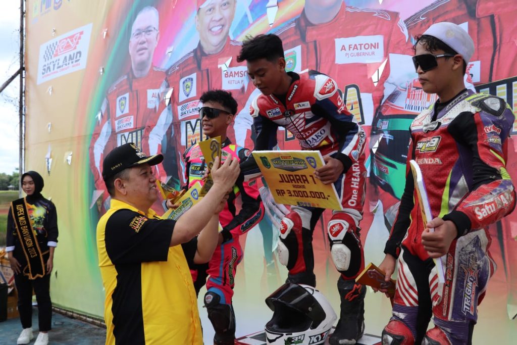 IMG-20240505-WA0064-1024x683 Pj Bupati Sandi Fahlepi Melepas Secara Resmi Kejurnas Nasional Motoprix Seri 1 2024