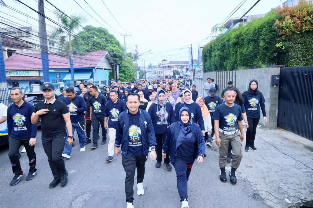 IMG-20240512-WA0073-1024x682 Meriahkan HUT Sumsel ke-78 Tahun, Pj Gubernur Agus Fatoni bersama Ribuan Peserta Ikuti Jalan Santai