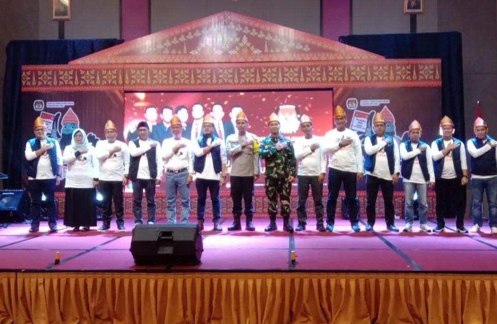 IMG-20240522-WA0040-1024x668 KPU OKU Launching Tahapan Pilkada OKU Tahun 2024 di Hotel The Zuri Berlangsung Sukses