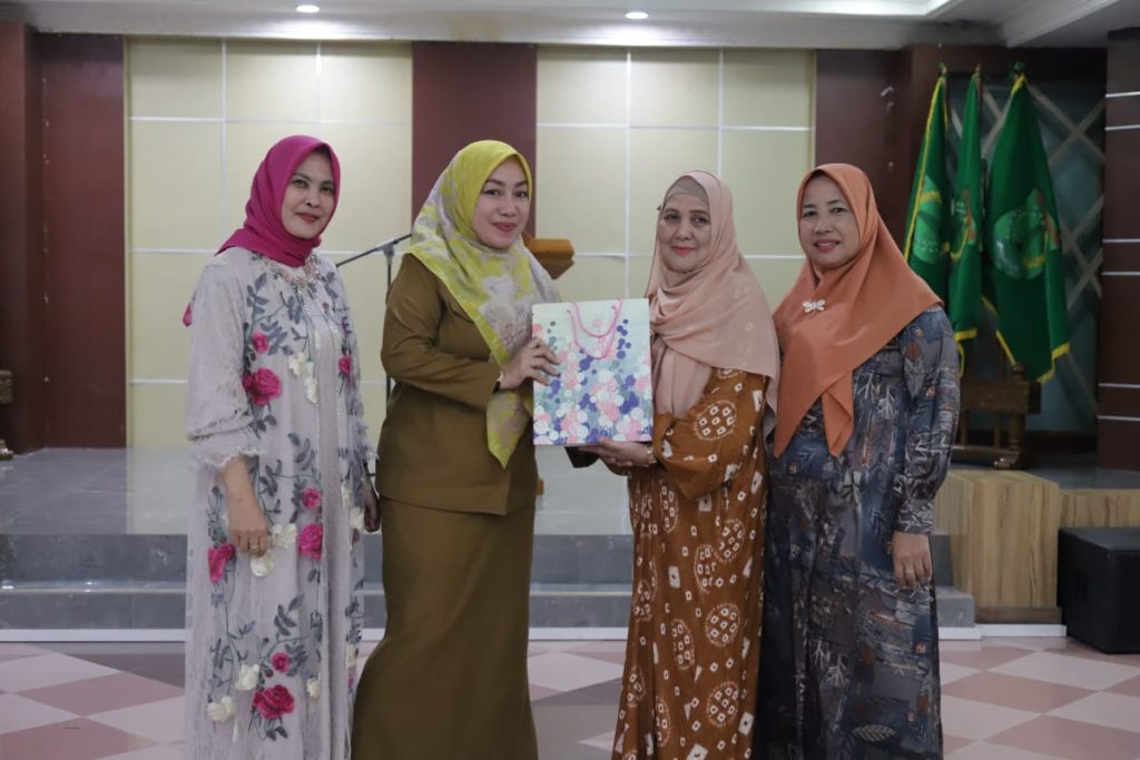 a3-7-1024x683 Pertemuan Rutin DWP Setda Pasca Libur Lebaran 2024