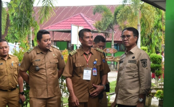a6-1 Kunjungi Sekolah, Pj Bupati OKI Cek Fasilitas Belajar