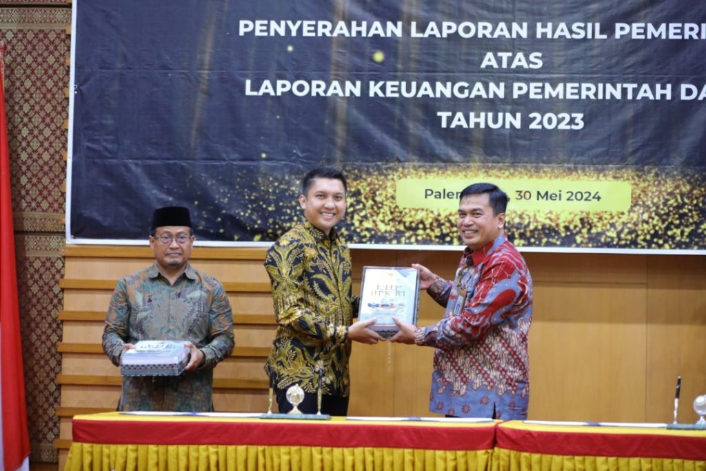 a8-1-1024x683 Pemerintah Kabupaten Ogan Ilir Terima Laporan Hasil Pemeriksaan atas Laporan Keuangan Pemerintah Daerah Tahun 2023