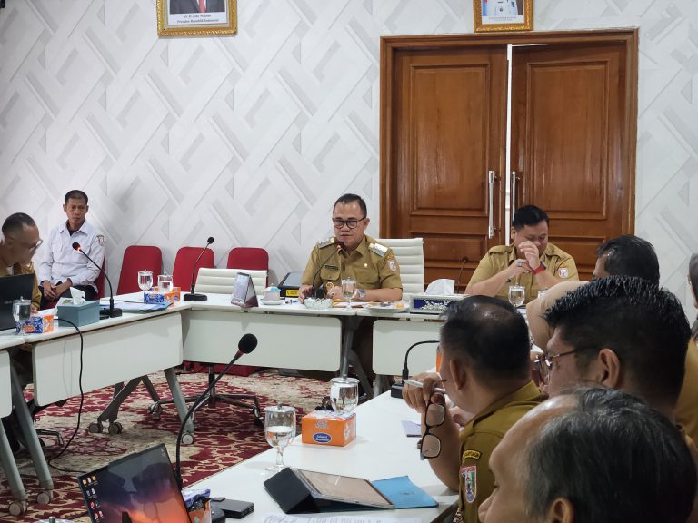 c2-1 Pj Bupati Hani S Rustam Respon Cepat Pengaduan Masyarakat Atas Kesulitan Air Bersih Selama Sepekan