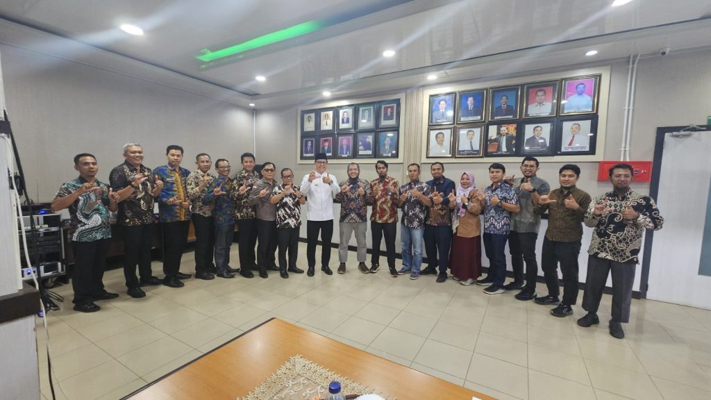 IMG-20240620-WA0060-1024x576 Tindaklanjuti Program Zero Padam, Pj Bupati dan Satgas Sambangi PLN UP3 Lahat