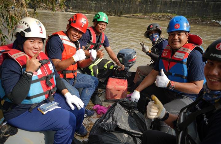 IMG-20240624-WA0158 Jaga Lingkungan, PTBA Ajak Masyarakat Bersih-bersih Sungai Enim