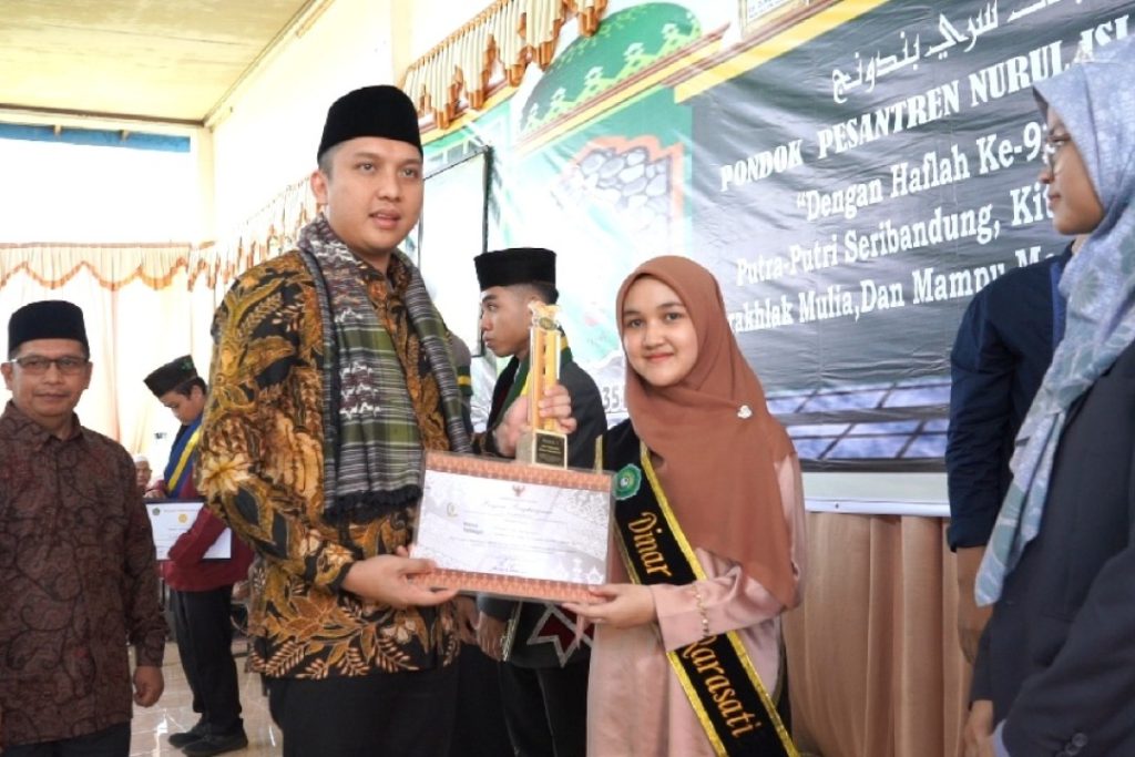 bupati-ogan-ilir-hadiri-haflah-ke-93-ponpes-nurul-islam-putra-putri-seribandung-kecamatan-tanjung-batu-1024x683 Bupati Ogan Ilir Hadiri Haflah ke- 93 Ponpes Nurul Islam Seribandung