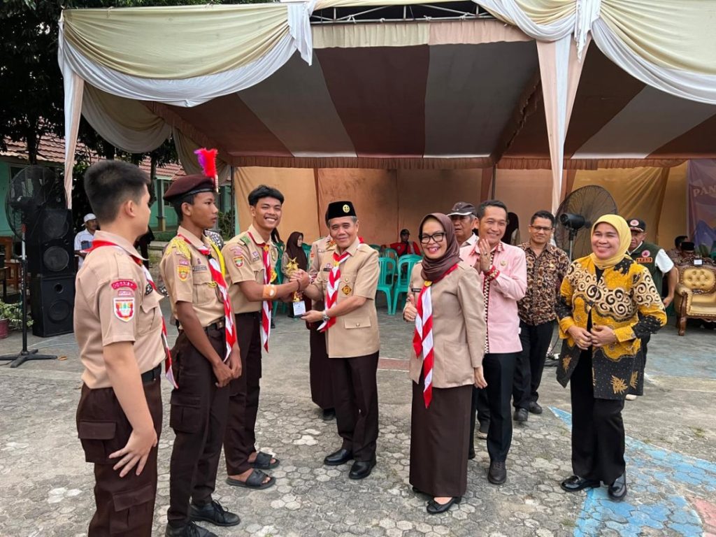 wabup-h-ardani-menutup-panca-lomba-prasmantra-tingkat-smasmk-di-pangkalan-sma-negeri-1-tanjung-raja-1024x768 Lomba PRASMANTRA Tingkat SMA/SMK SMA Negeri 1 Tanjung Raja Ditutup
