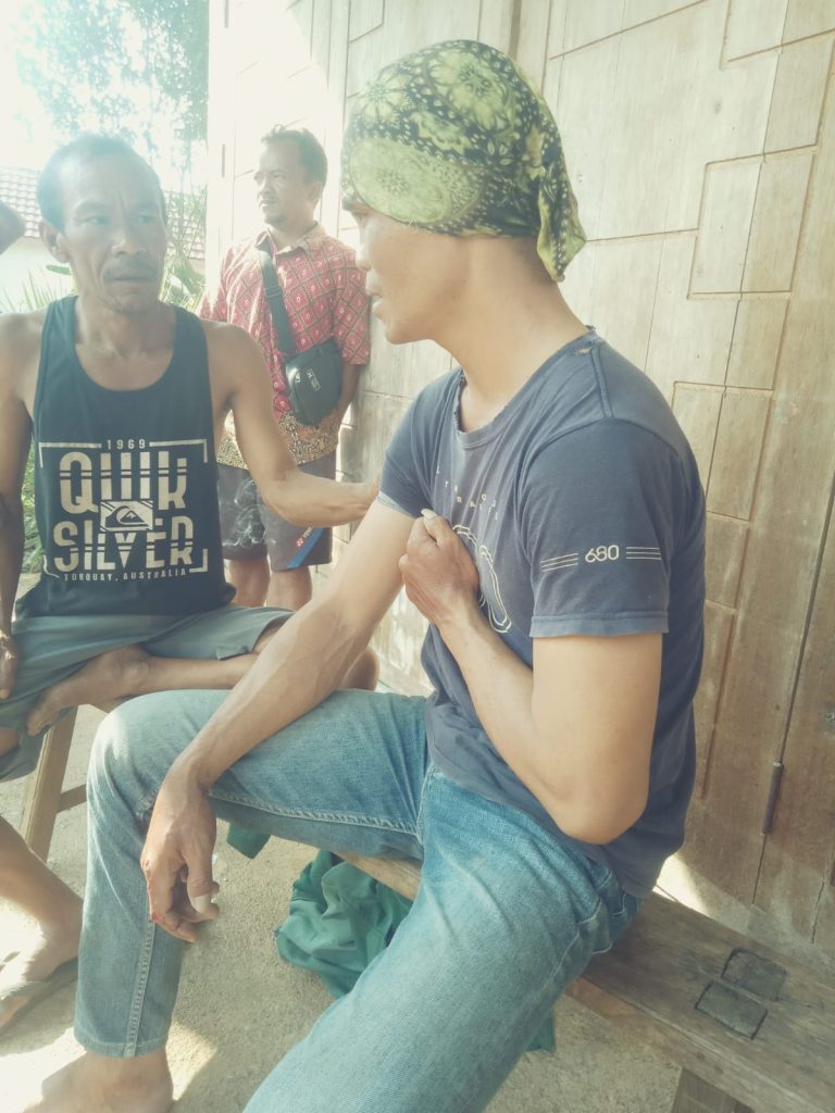 IMG-20240717-WA0081-768x1024 Diduga Maling Kopi, Meki, Warga Desa Banjar Ditangkap, Nyaris Dimassa