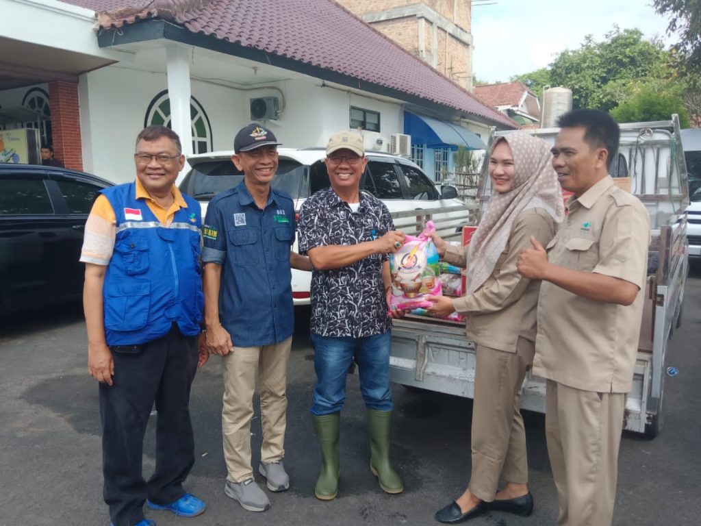 d2-1024x768 PLTU Baturaja Salurkan Bantuan Paket Sembako untuk Korban Banjir OKU