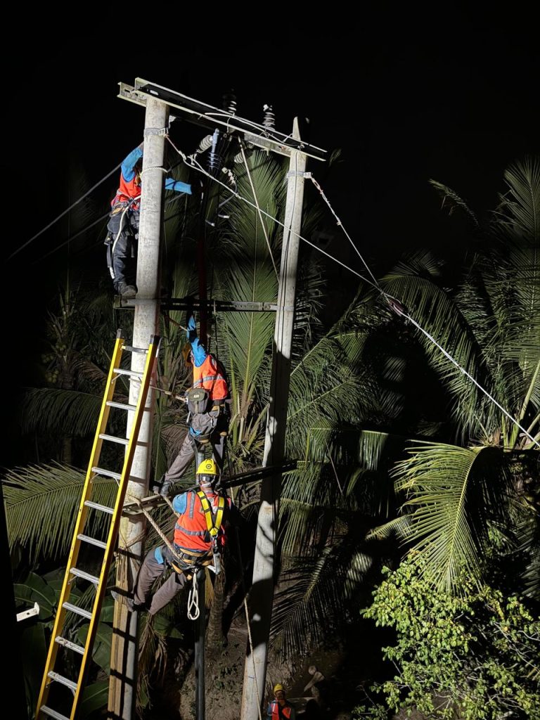 B2-2-768x1024 Gerak Cepat PLN Sukses Pulihkan 100% Gangguan Kelistrikan di Kecamatan Lalan Akibat Jembatan Ambruk