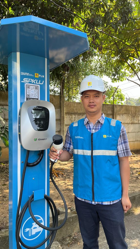 IMG-20240804-WA0016-576x1024 Sambut Bulan Kemerdekaan, PLN ULP Pendopo Hadirkan SPKLU Pertama di Kabupaten PALI
