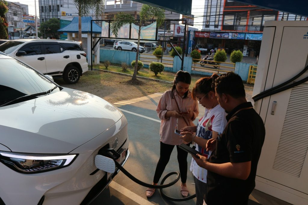 IMG-20240806-WA0083-1024x682 Pelayanan Makin Apik, Masyarakat Lubuklinggau Manfaatkan SPKLU Milik PLN