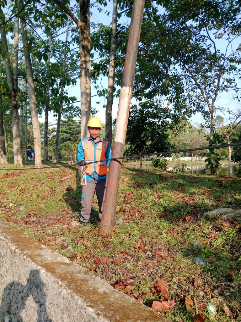 IMG-20240806-WA0140-768x1024 PT PLN UP3 Lahat Klarifikasi Berita Misinformasi Terkait Kabel Listrik di Kolam Retensi