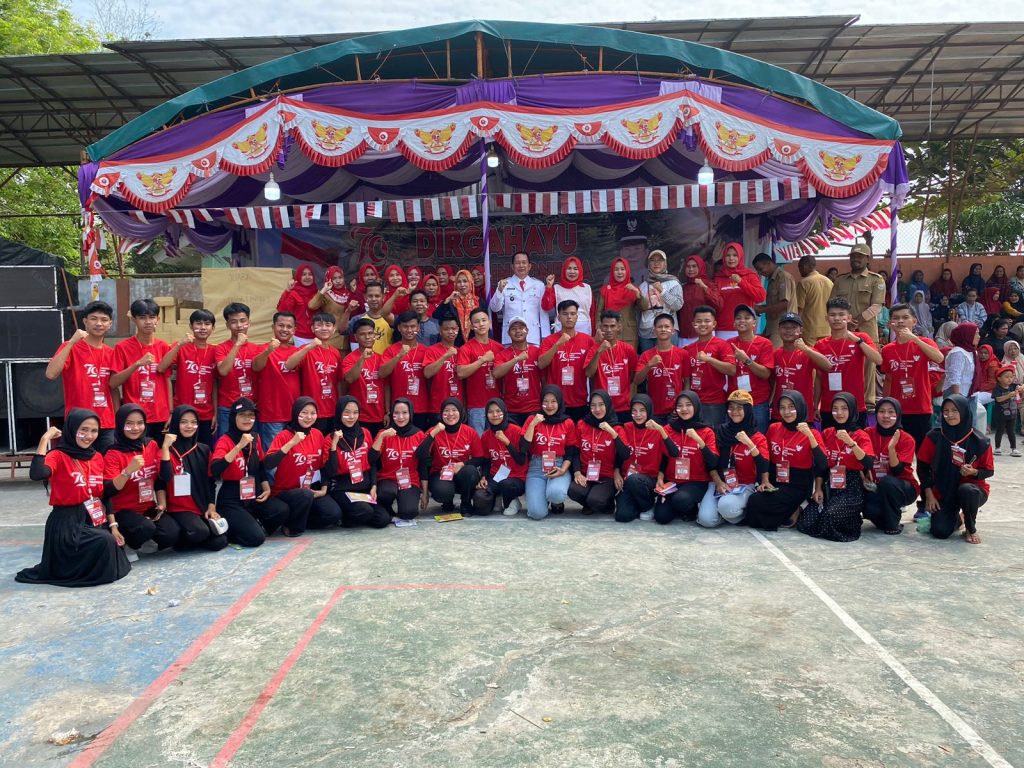 IMG-20240817-WA0098-1024x768 Bersama SMPN 27 - SDN 136 OKU, Pemdes Gunung Meraksa Gelar Upacara HUT ke-79 RI