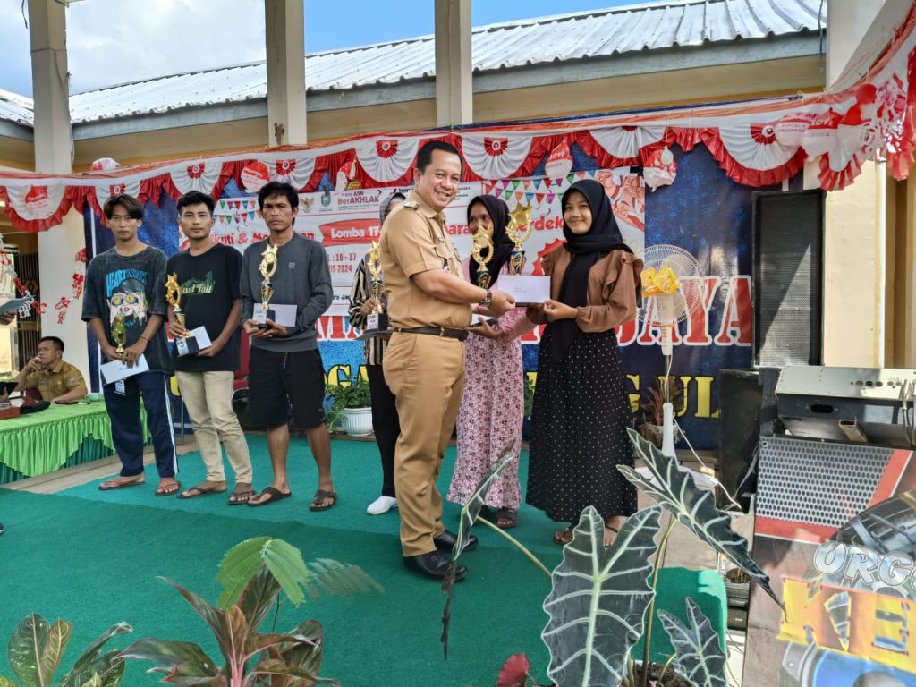 IMG-20240819-WA0244-1024x768 Penutupan dan Pemberian Hadiah Lomba HUT ke-79 RI di Muara Jaya Berlangsung Semarak