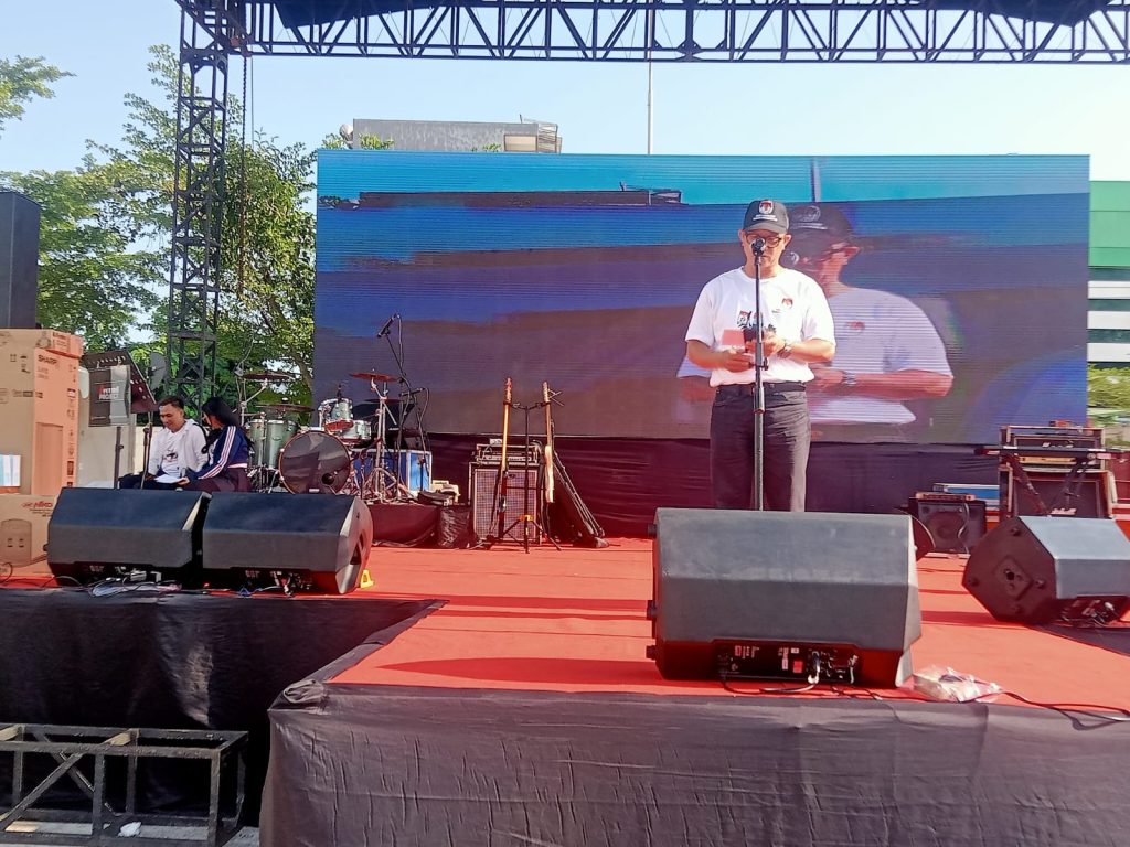 IMG-20241027-WA0010-1024x768 Pilkada Serentak 2024, KPU OKU Gelar Senam Sehat dan Bagikan Berbagai Hadiah Doorprize
