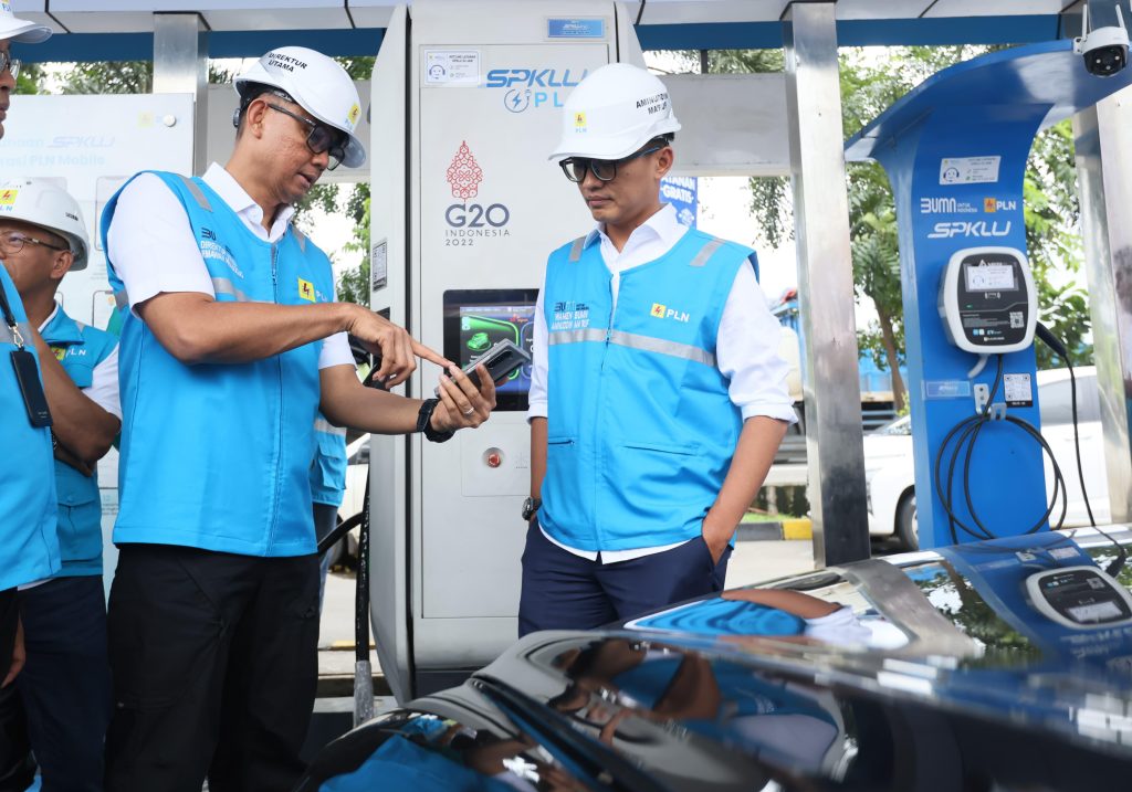 IMG-20241225-WA0009-1024x717 Wamen BUMN Cek Langsung Kesiapan SPKLU PLN Layani Kebutuhan Nataru