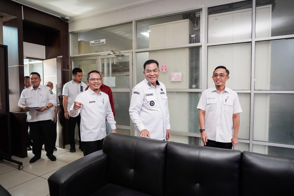 IMG-20250416-WA0147-1024x683 Bupati Toha keliling Kantor Sekretariat Pemkab Muba