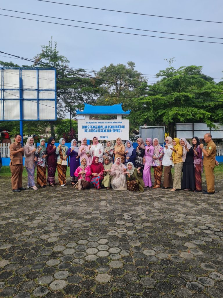IMG-20250421-WA0055-768x1024 Semarak Hari Kartini, DPPKB Muba Tampilkan Semangat Emansipasi Lewat Balutan Kebaya