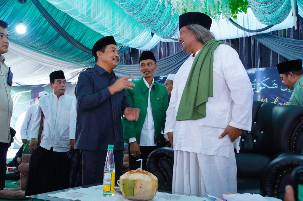 IMG-20250512-WA0337-1024x681 Wabup Muba Hadiri Haul dan Tasyakuran Keluarga Sugeng Budiarto di Tungkal Jaya