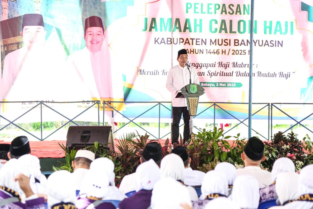 e1-2-1024x683 Bupati H M Toha Bersama Wabup Rohman Lepas Ratusan Calon Jamaah Haji 2025
