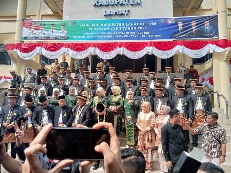 e1-5 Sidang Paripurna HUT ke-156 Kabupaten Lahat Berlangsung Khidmat dan Semarak