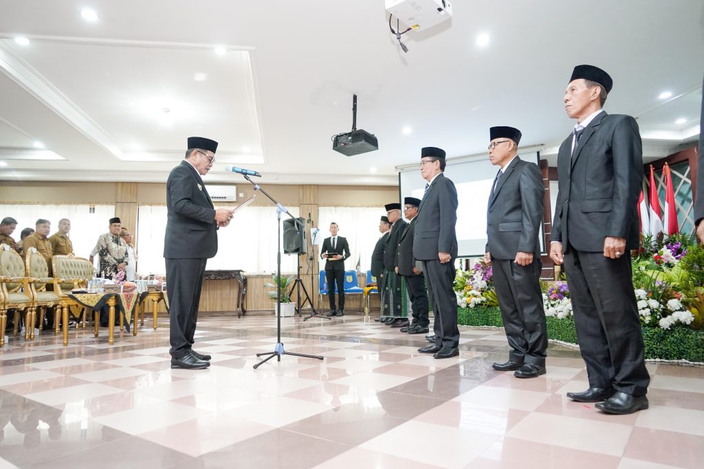 IMG-20250602-WA0074-1024x683 Bupati H M Toha Lantik Sembilan Dewan Pendidikan Kabupaten Muba