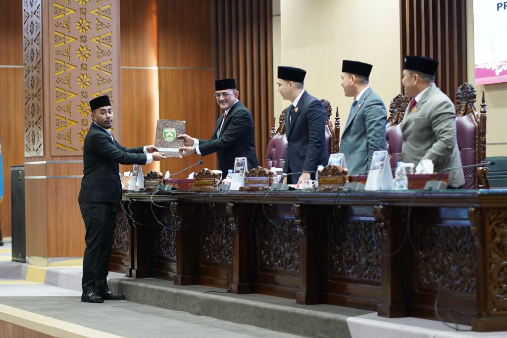 A1-1-1024x683 Rapat XV Paripurna DPRD Sumsel: Fraksi-fraksi Beri Masukan atas Pengelolaan APBD 2024