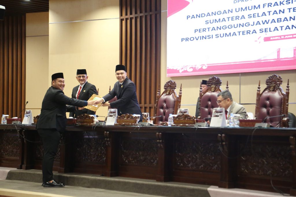 A2-1-1024x683 Rapat XV Paripurna DPRD Sumsel: Fraksi-fraksi Beri Masukan atas Pengelolaan APBD 2024