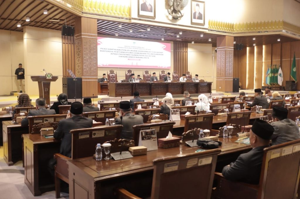 A3-1-1024x682 Rapat Paripurna XV DPRD Provinsi Sumsel: Penjelasan Gubernur terkait Raperda
