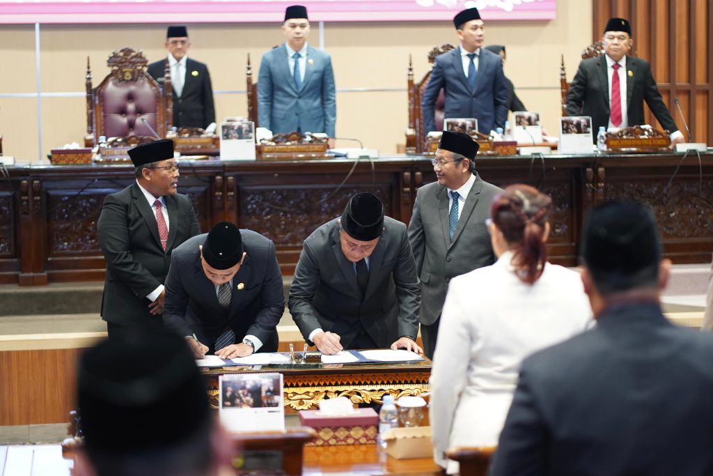 A4-1024x683 Rapat Paripurna XIV DPRD Sumsel: Pemprov Sumsel Panen Apresiasi, 11 Kali Berturut-Turut Raih Opini WTP
