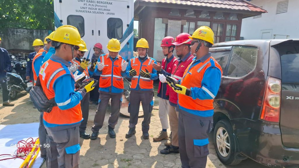 IMG-20250725-WA00501-1024x576 PLN Tingkatkan Kompetensi Petugas Lewat Program Kampus Yantek
