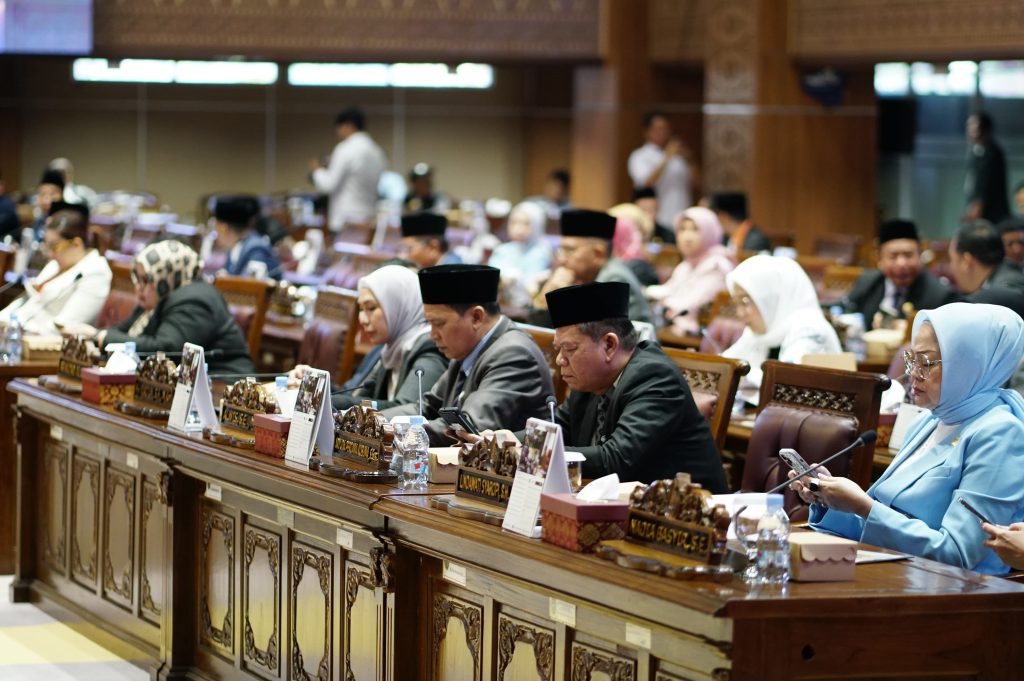 f7-1024x681 Pemandangan Umum Fraksi-fraksi DPRD Sumsel Terhadap Raperda Perubahan APBD Prov Sumsel TA 2025