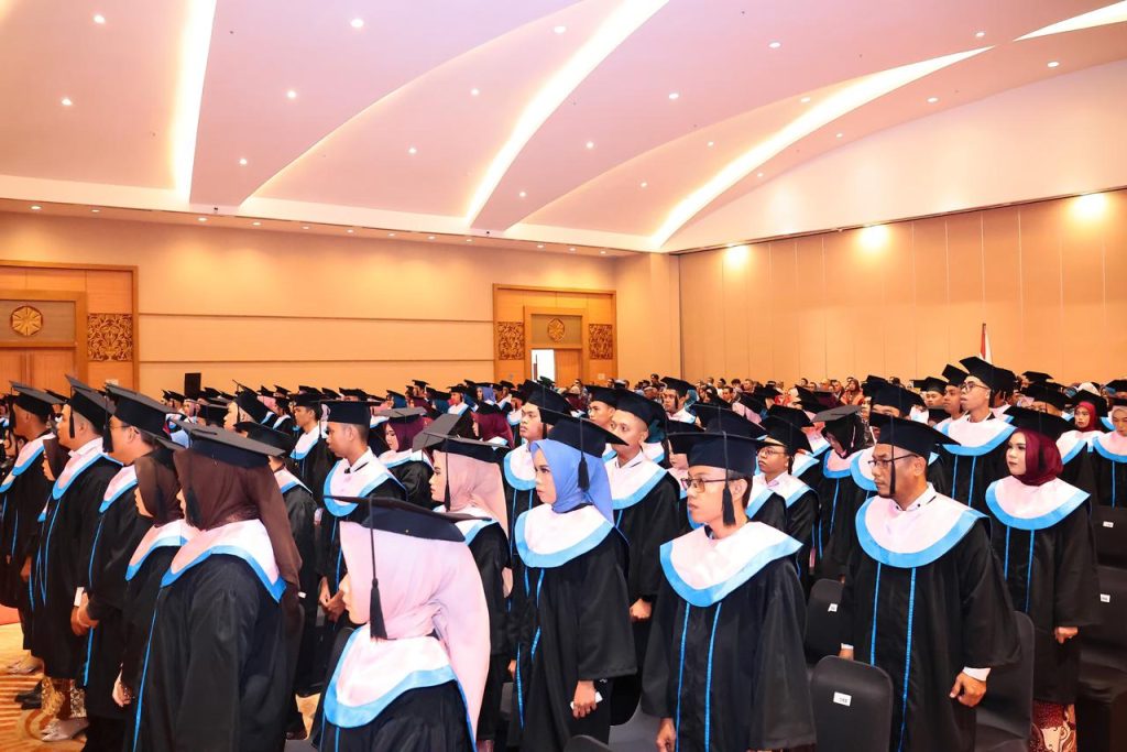 E2-1024x683 Wisuda STIA Satya Negara, Cik Ujang: Momentum Melahirkan Generasi Administrasi Publik yang Adaptif