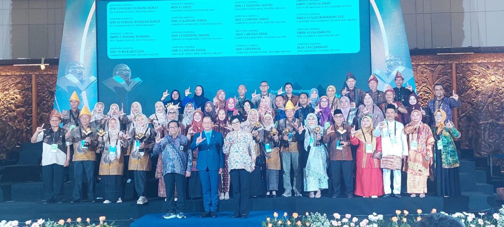 d1-10-1024x461 Widiawaty SPd MM (Kepala MAN 1 Palembang): Penghargaan Adiwiyata Nasional Bukti Komitmen Kami Mengimplementasikan Pendidikan Berwawasan Lingkungan