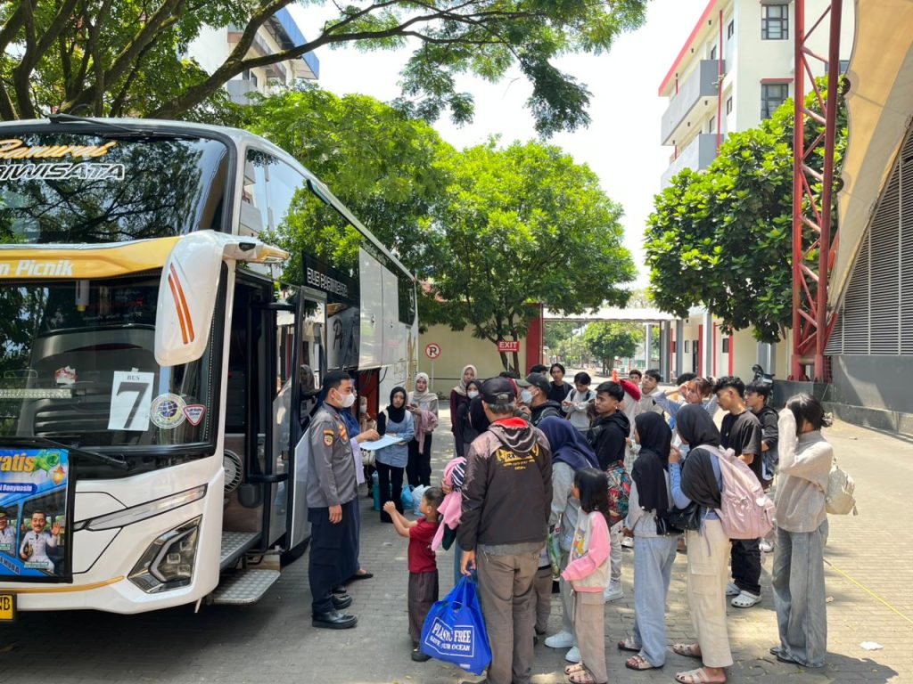 D1-13-1024x768 Bupati Muba Kirim 7 Bus dan 2 Speed Boat Antar Mahasiswa Mudik