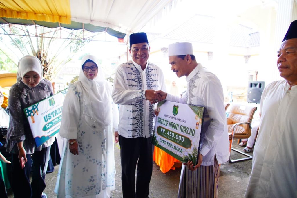D1-14-1024x681 Silaturahmi Ramadhan di Kampung Halaman, Bupati Muba Berbagi Kebahagiaan Bersama Warga