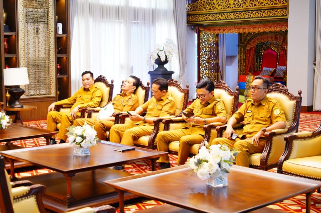 D2-8-1024x681 Bupati Muba HM Toha Tohet Paparkan dan Serahkan Usulan BKBK 2026 ke Gubernur Sumsel