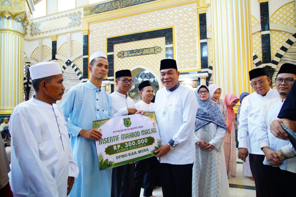 d2-3-1024x681 Ngabuburit Safari Ramadhan di Lais, Bupati Muba Ajak Warga Rawat Ikon Wisata Religi