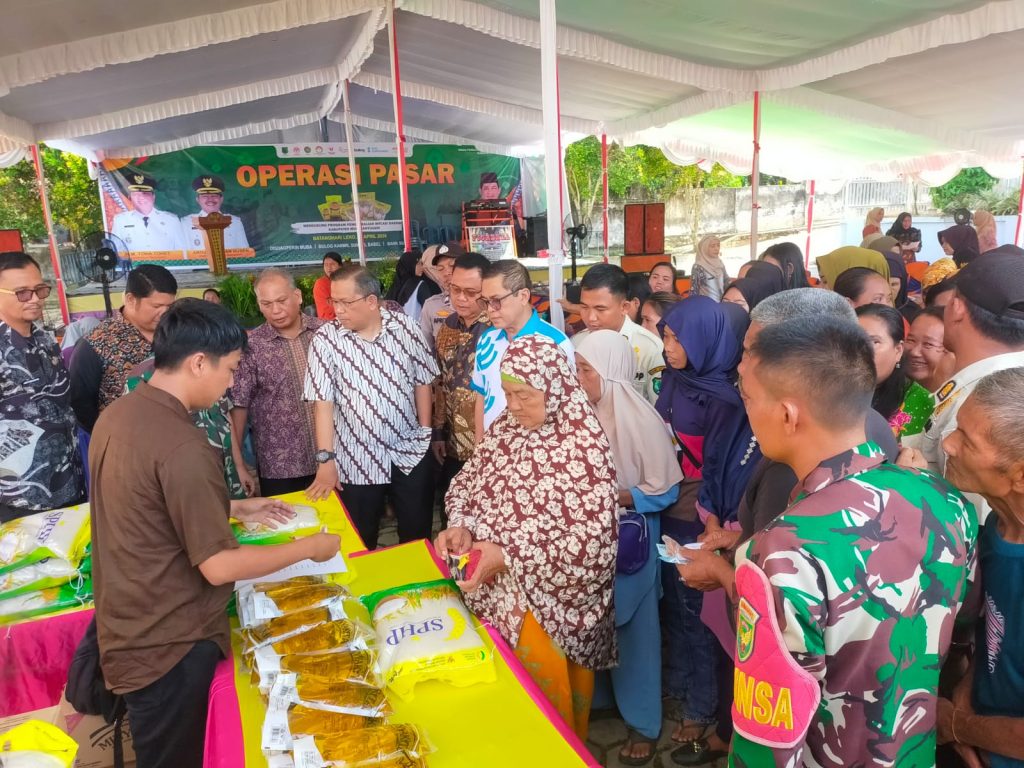 D1-13-1024x768 Warga Batanghari Leko Sumringah, Beli Sembako dan Gas Murah