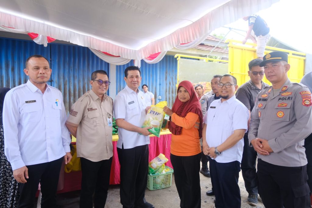 d1-12-1024x682 Tekan Inflasi, Pemkab Muba Gandeng Bulog dan CSR Gelar Pangan Murah