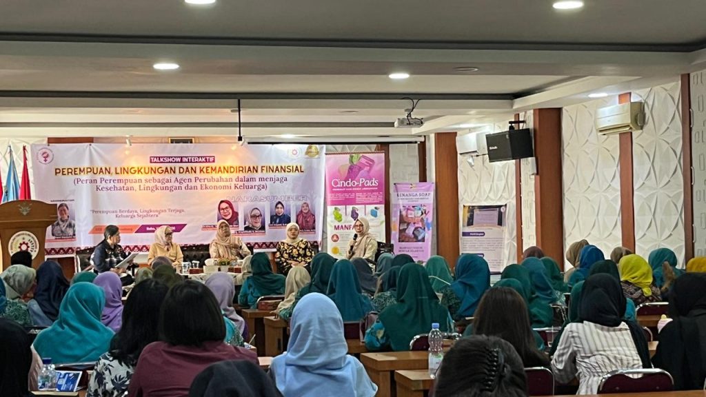 1001552380-1024x576 Women’s Crisis Centre Palembang Gelar Talk Show dan Sosialisasi Pembalut Kain Cindo-Pads