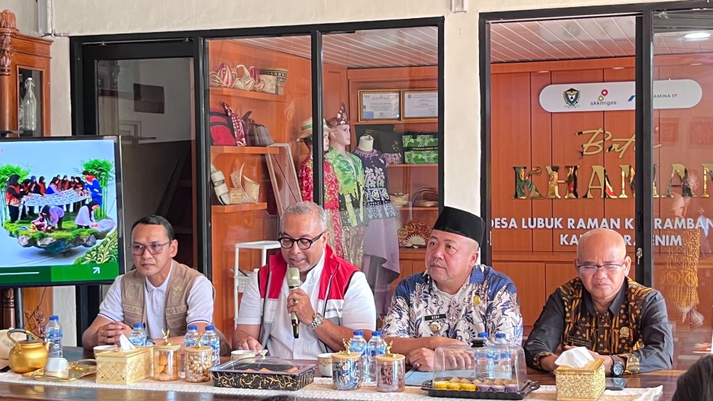 d2-1-1024x576 Berkah Limbah, Rumah Kreatif Boek Khaman Tingkatkan Semangat Kewirausahaan Warga Desa Lubuk Raman