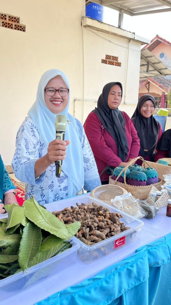 d4-1-576x1024 Berkah Limbah, Rumah Kreatif Boek Khaman Tingkatkan Semangat Kewirausahaan Warga Desa Lubuk Raman